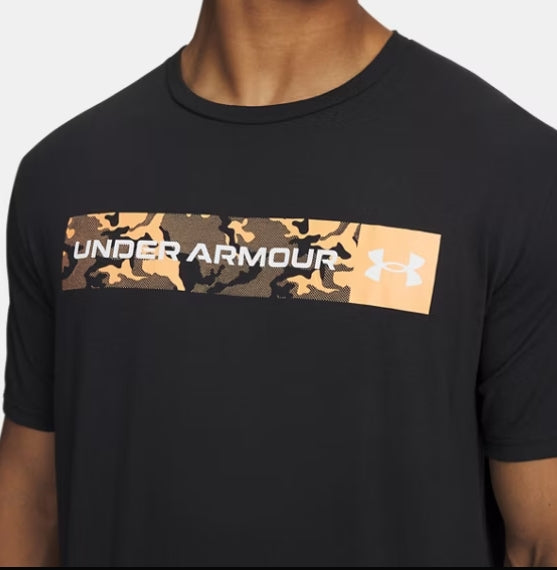 UNDER ARMOUR MENS CAMO CHEST STRIPE SS