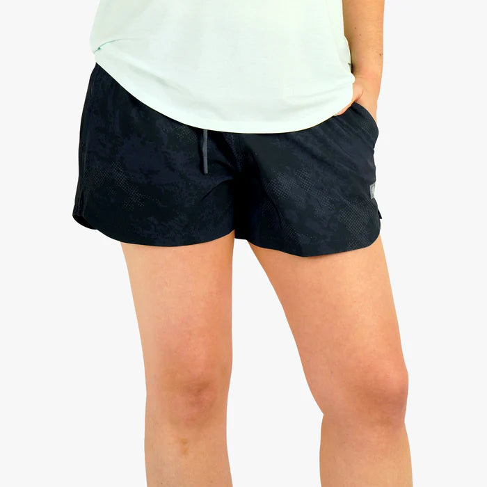 AFTCO WOMEN'S PRINTED STRIKE SHORTS