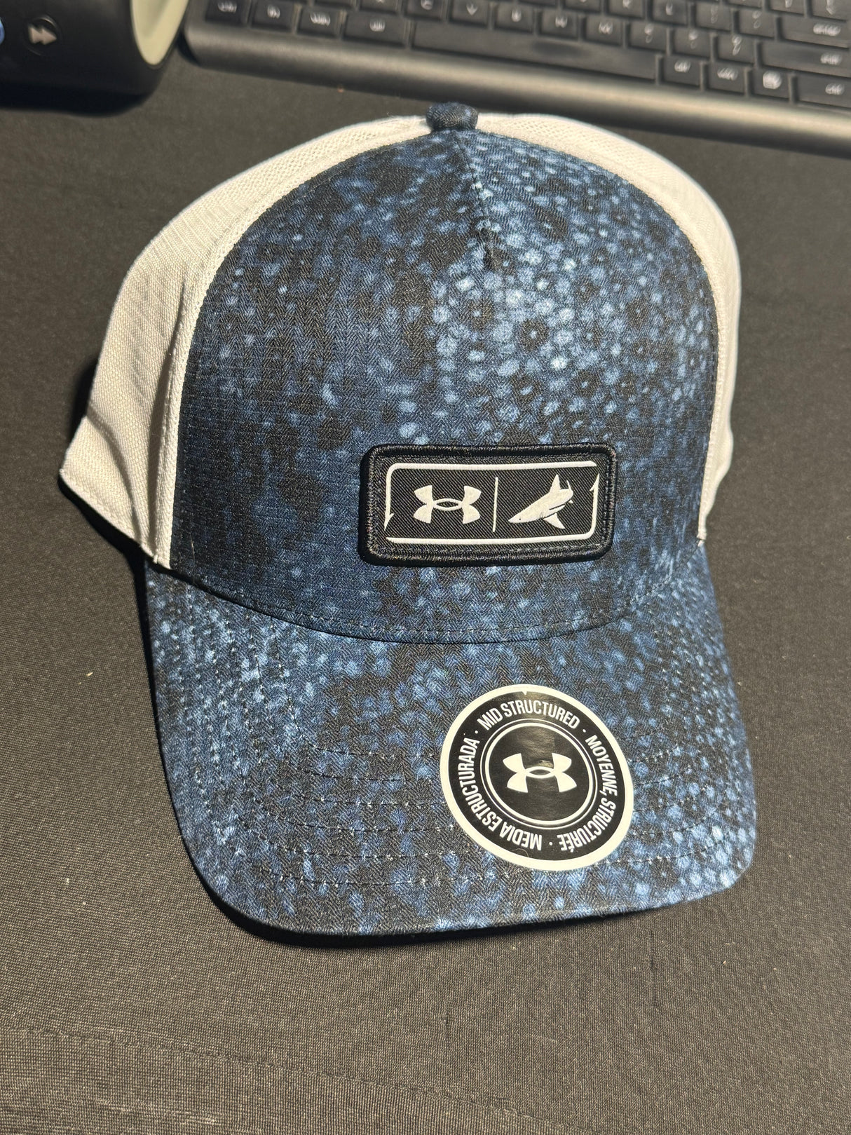 UNDER ARMOUR MENS FISHING HOOK LOGO HATS 50% OFF