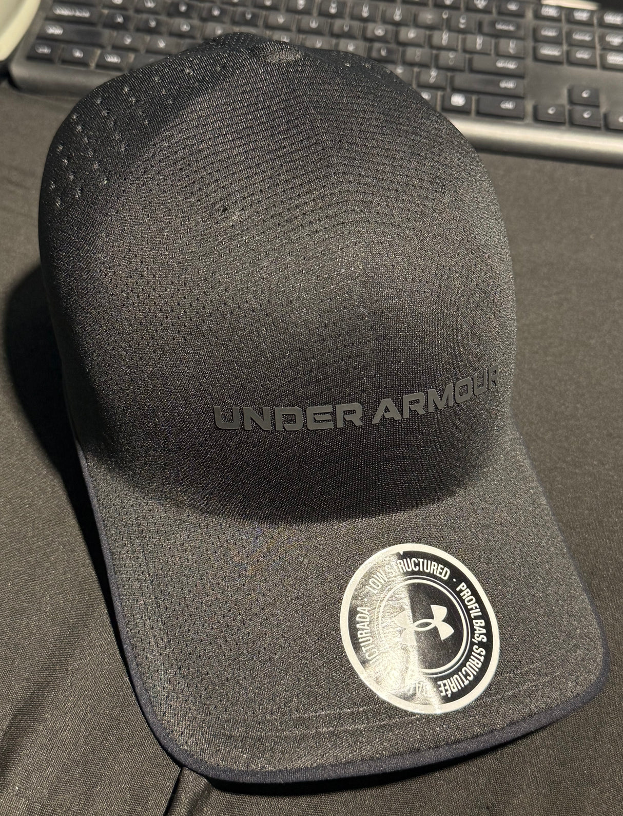 UNDER ARMOUR UNISEX STEALTHFORM UNCRUSHABLE HATS 50% OFF