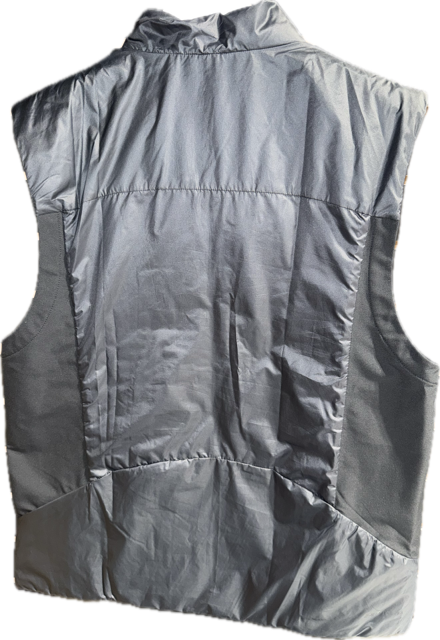 UNDER ARMOUR MENS VENTURE HYBRID VEST 50% OFF